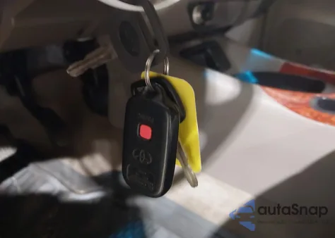 2006 Toyota Tundra Limited V8 z USA, uszkodzony, nr VIN 5TBDT48146S540057